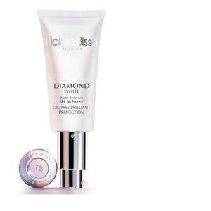 Natura Bisse Diamond White oil free